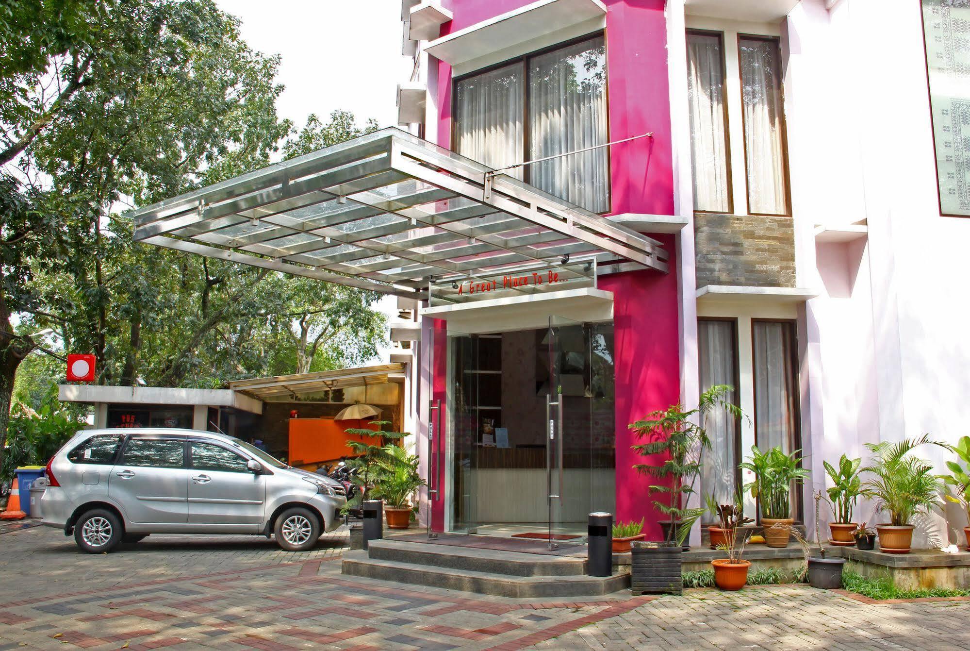Reddoorz Plus @ Natuna Bandung Dış mekan fotoğraf